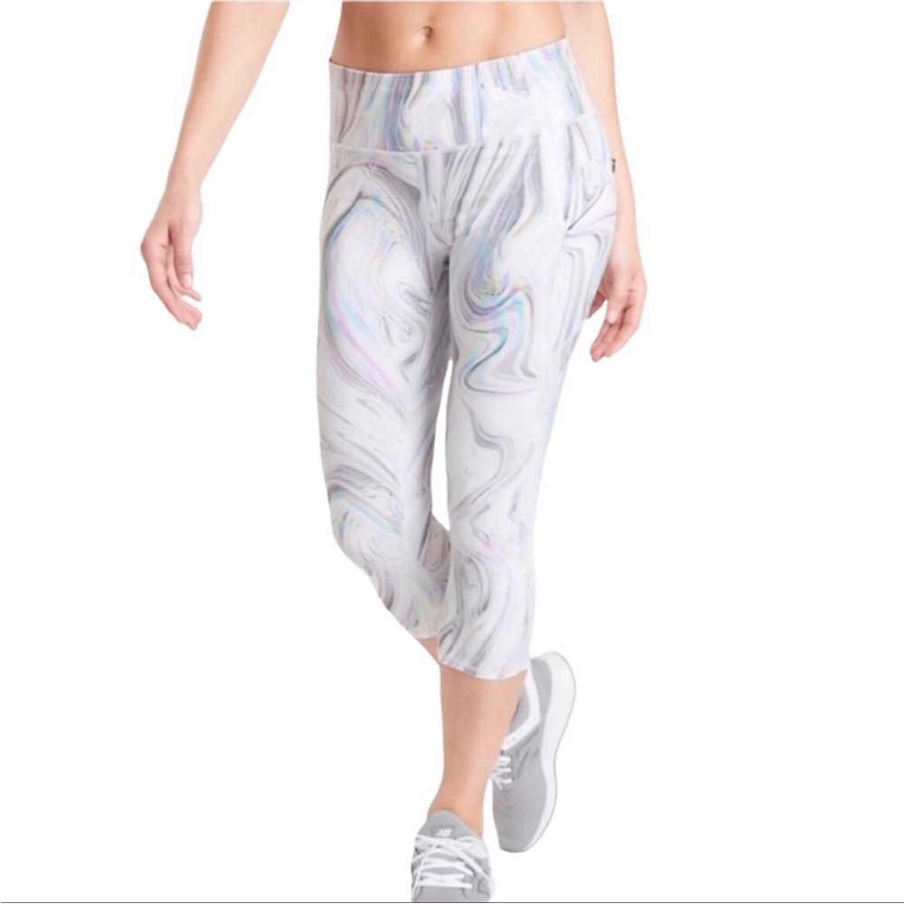 Athleta Contender Capri White Opal Leggings